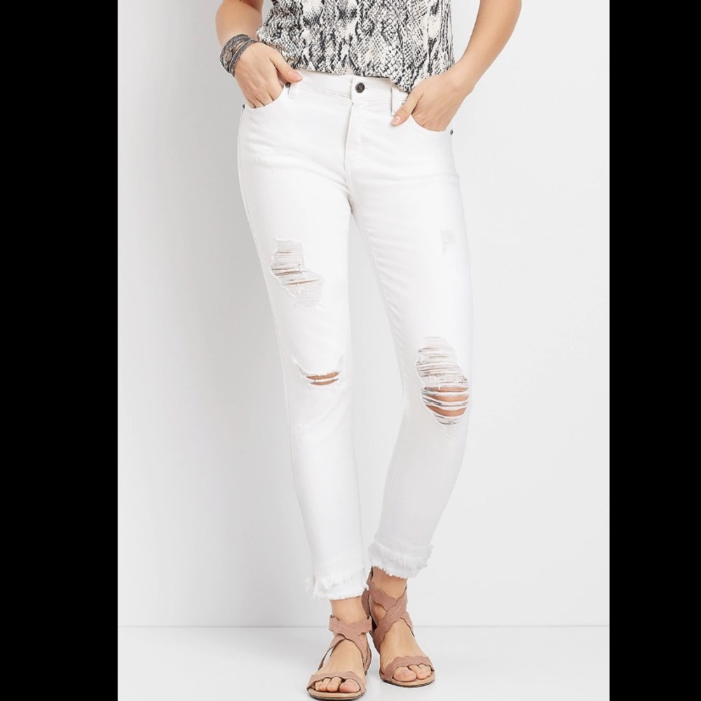 KanCan™ White Destructed Fray Hem Skinny Jean
